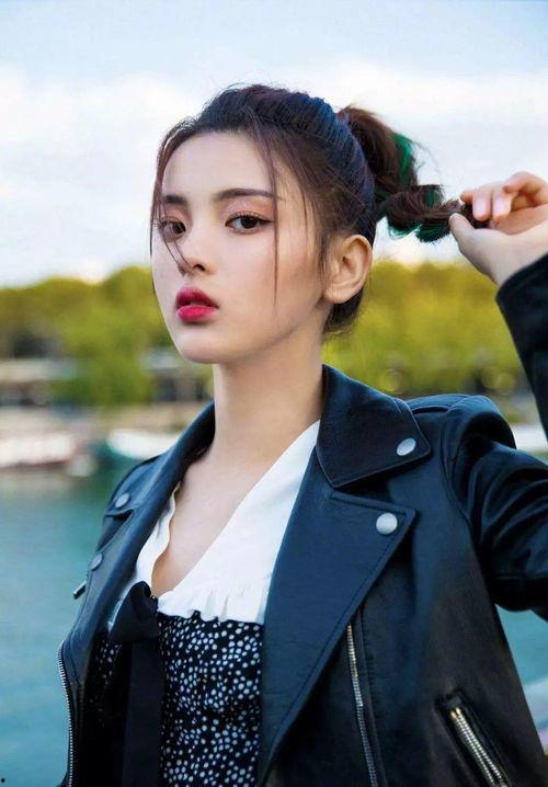 愛豆吃瓜娛樂醬周深,從音樂才子到吃瓜達(dá)人，揭秘愛豆背后的趣味生活