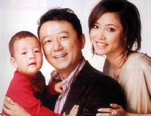 娛樂圈的瓜越吃越有味,瓜越吃越有味，揭秘明星幕后故事