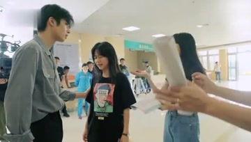 小小的吃瓜娛樂