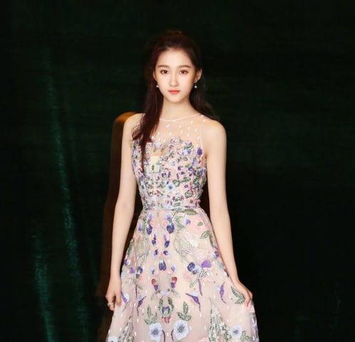 吃瓜娛樂圈關(guān)曉彤,娛樂圈的青春女神與成長(zhǎng)之路