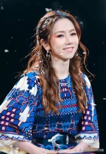 娛樂吃瓜小妹鄧紫棋,娛樂界的吃瓜小妹，揭秘娛樂圈背后的故事