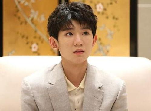 易烊千璽吃瓜娛樂(lè)視頻大全,娛樂(lè)視頻大揭秘