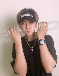 娛樂吃瓜醬男高中生,娛樂吃瓜醬與男高中生的青春故事