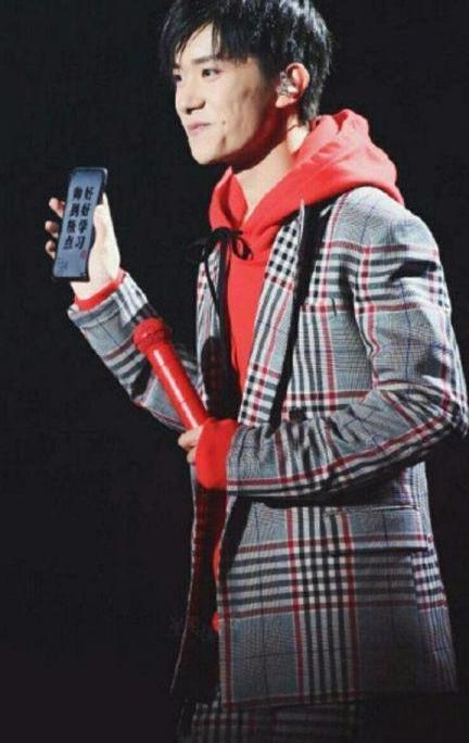 娛樂(lè)圈吃瓜猛料小鬼是誰(shuí),小鬼身份曝光，吃瓜猛料背后真相揭曉