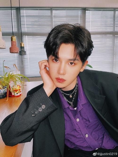 吃瓜娛樂黃明昊,吃瓜娛樂界的青春偶像