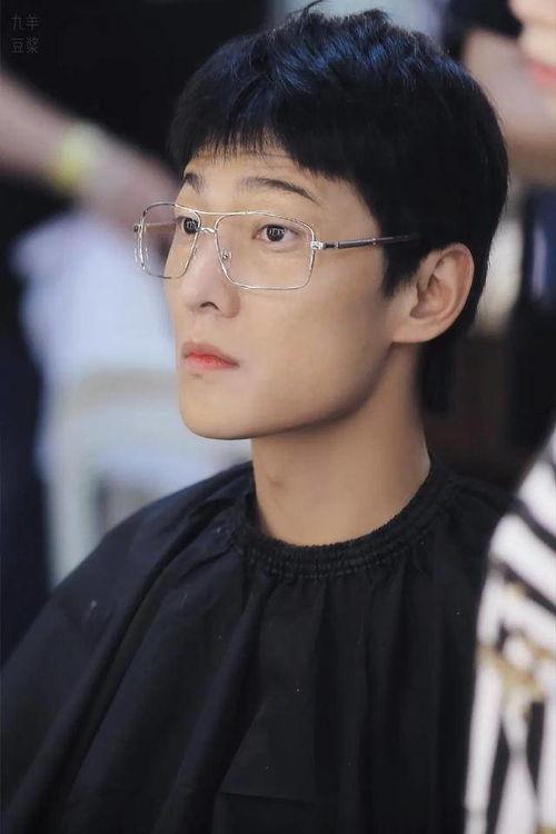 王鶴棣吃瓜的眼神娛樂(lè),揭秘娛樂(lè)圈幕后真相